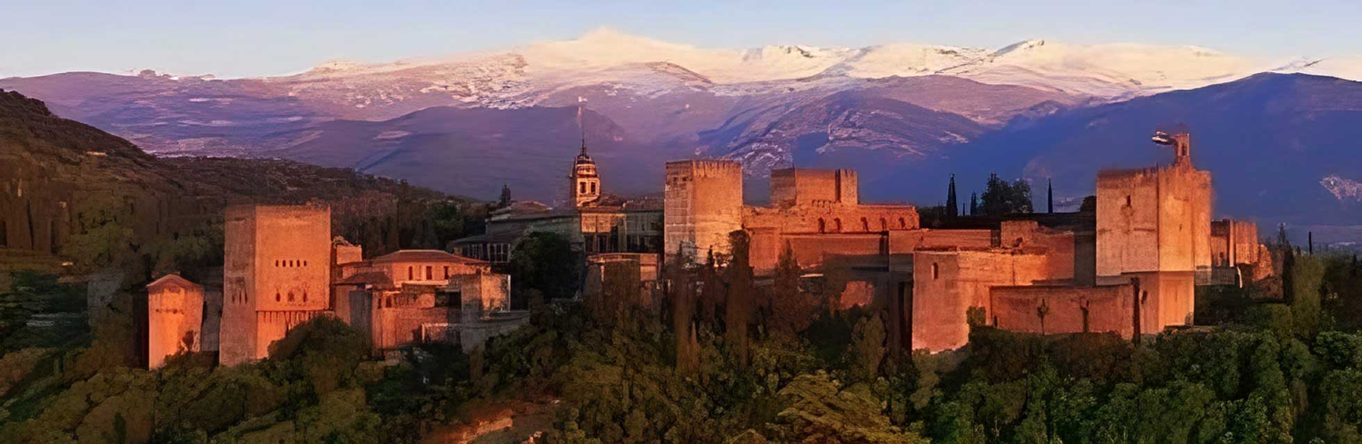 panorámica al atardecer de la Alhambra. información para visitar la Alhambra