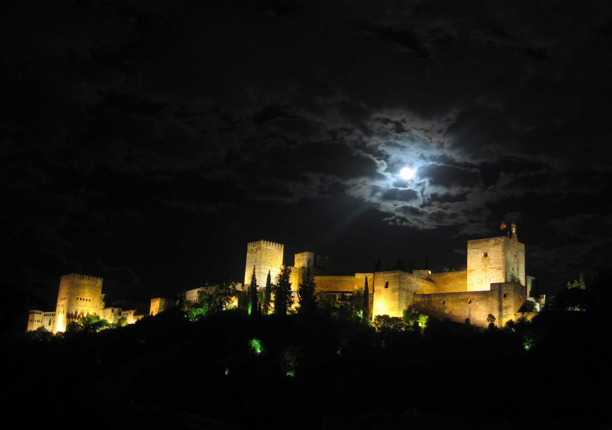 reservar visita Ruta Nocturna Leyendas de la Alhambra de Granada